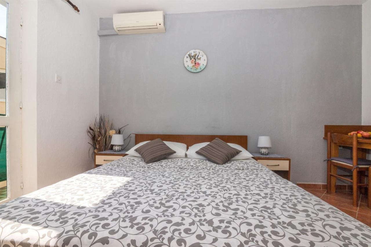 Apartments Tolj Igrane Luaran gambar