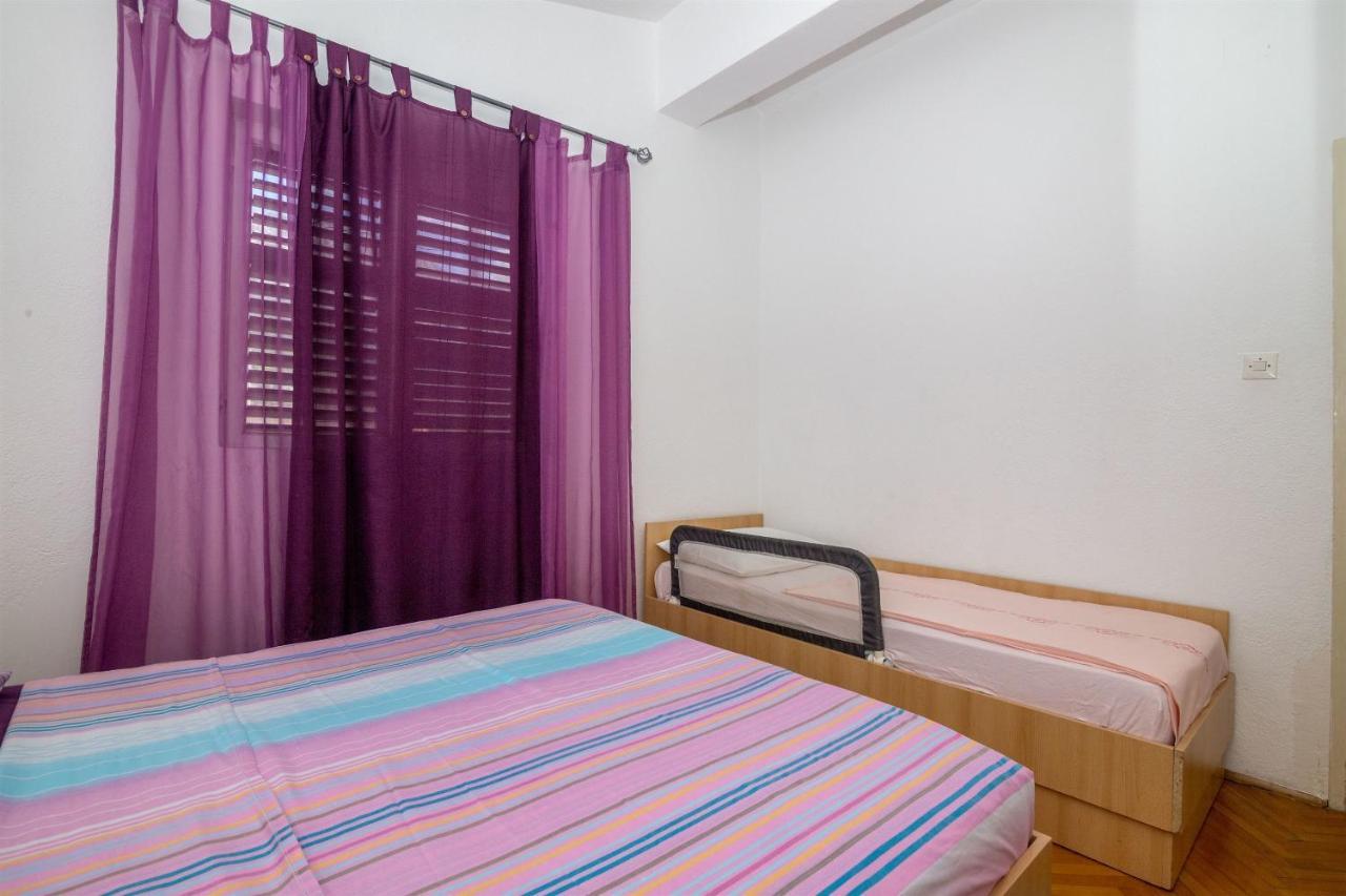 Apartments Tolj Igrane Luaran gambar