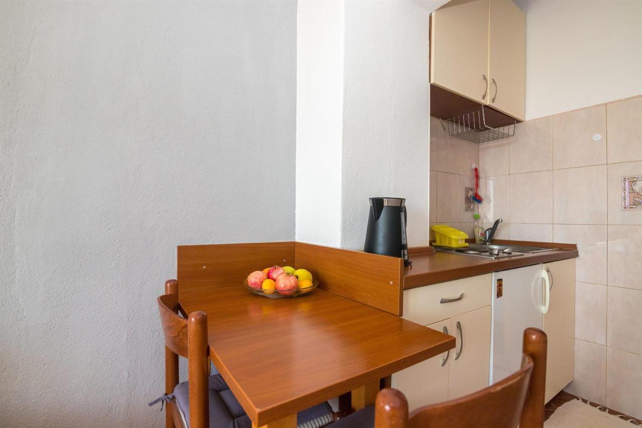 Apartments Tolj Igrane Luaran gambar